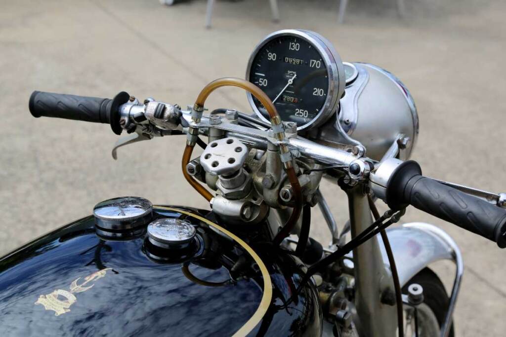 1952 Vincent Ombre Noire 