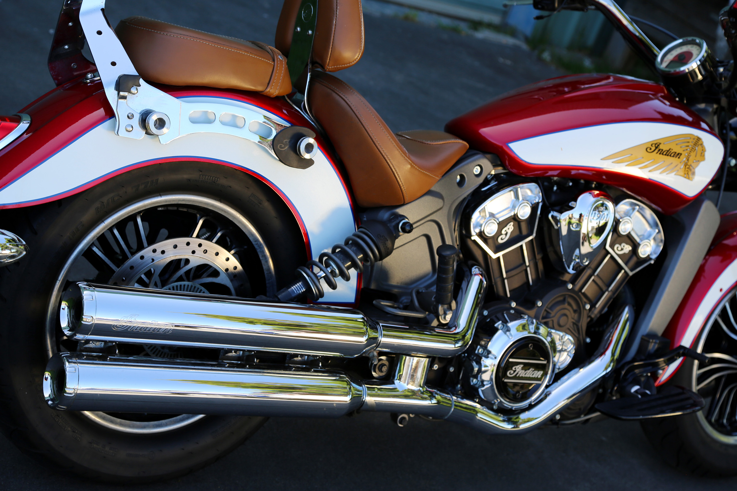 2019 Indian Scout Red White detail1