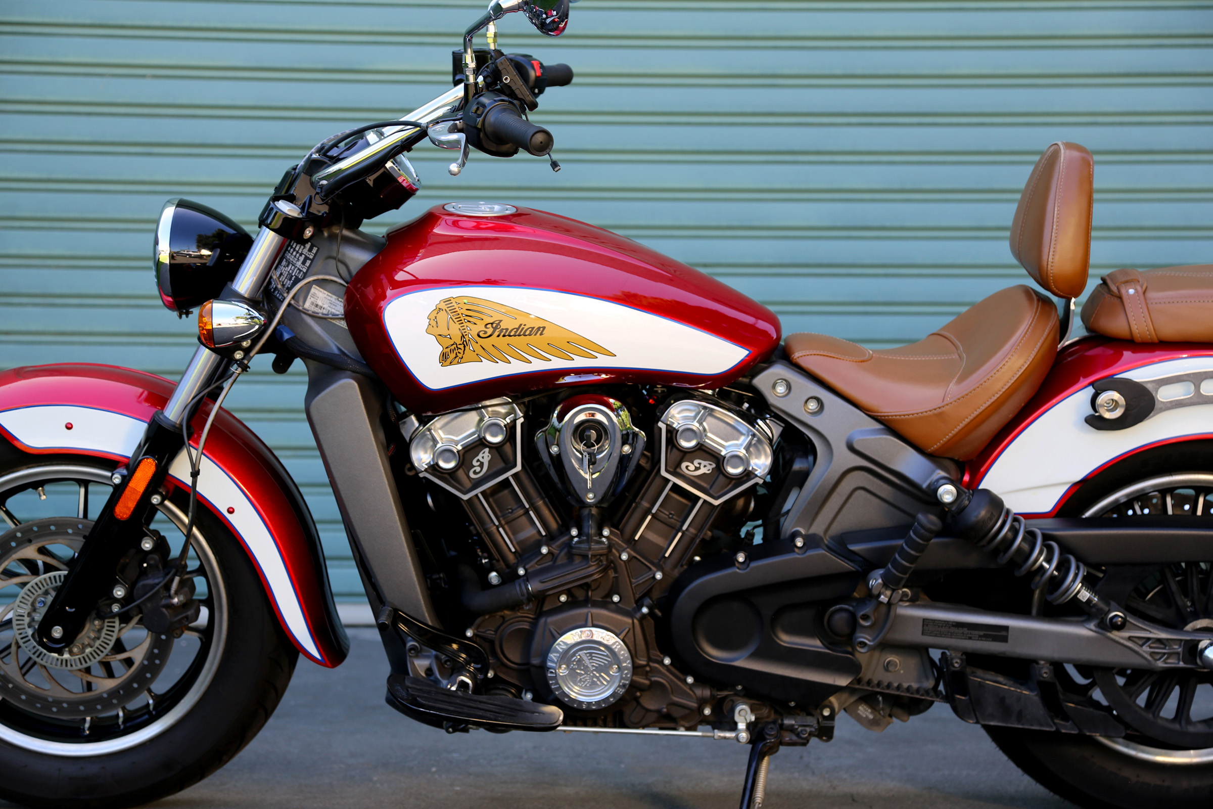 2019 Indian Scout Red White detail21