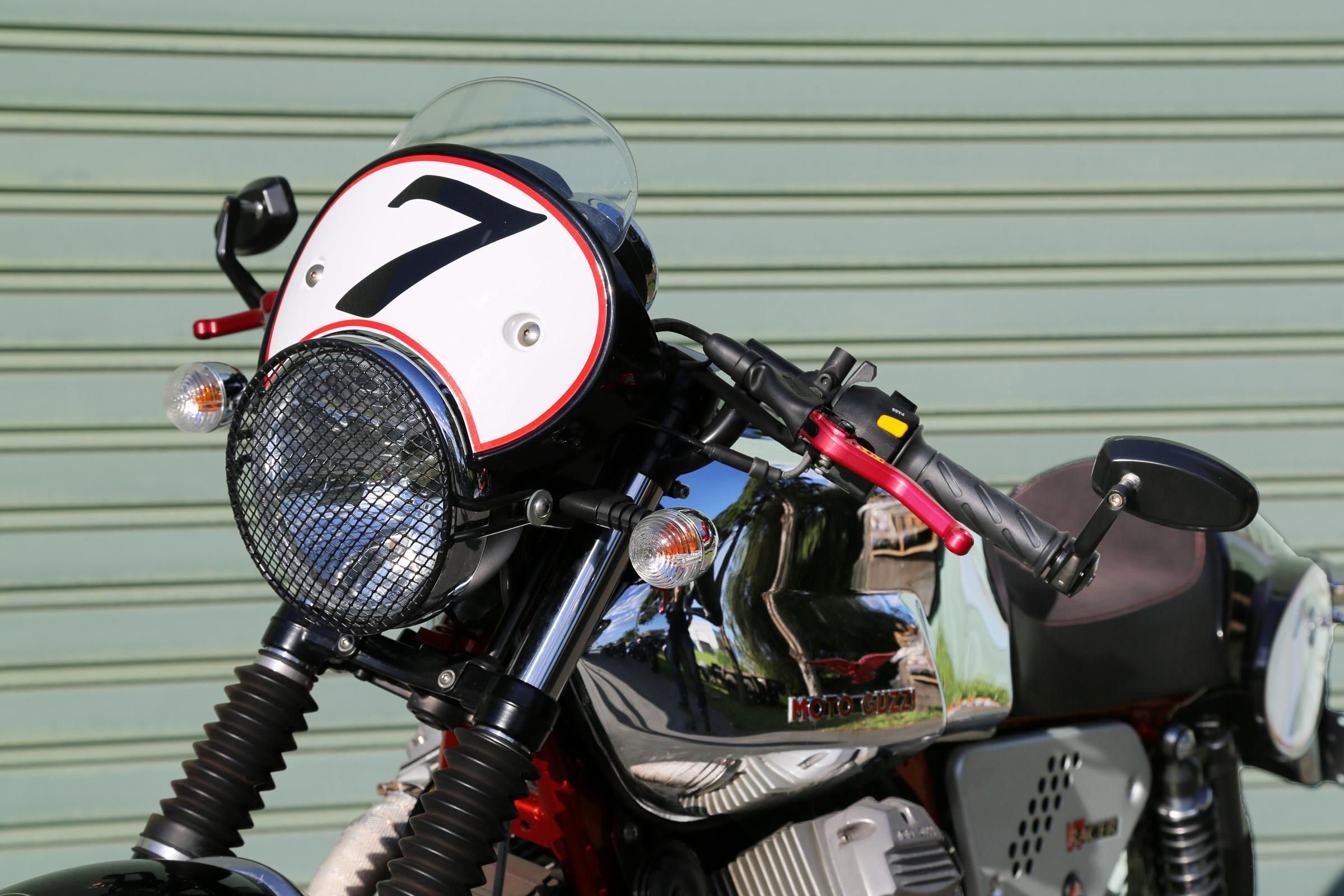 2012 Moto Guzzi V7 Racer detail14